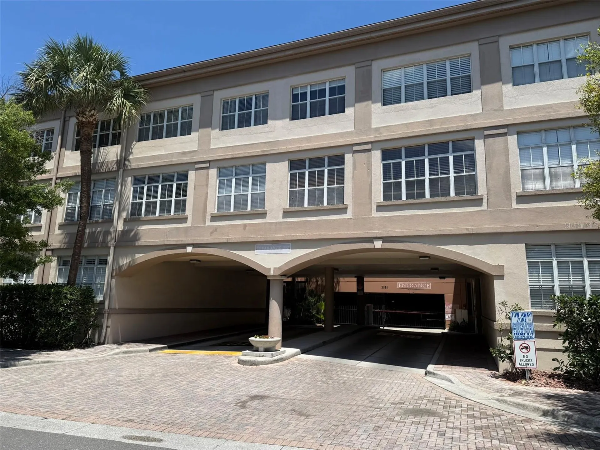 402 S Armenia Avenue Tampa FL 33609