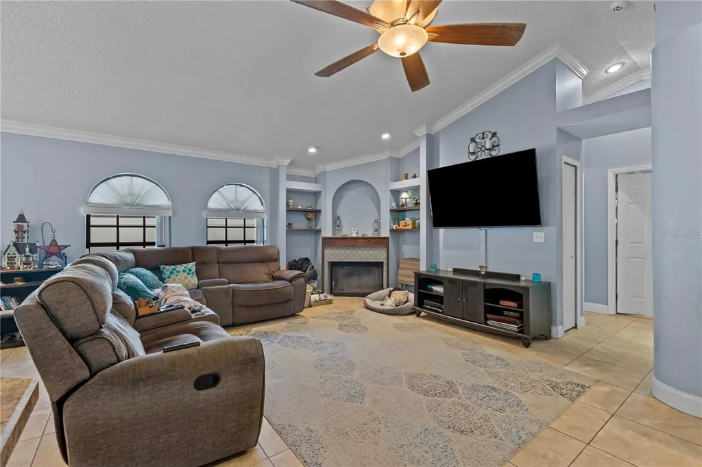 2315 Eagle Bluff Drive Valrico FL 33596