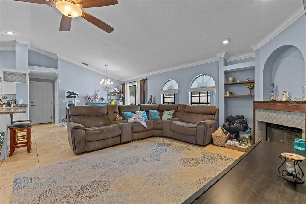 2315 Eagle Bluff Drive Valrico FL 33596