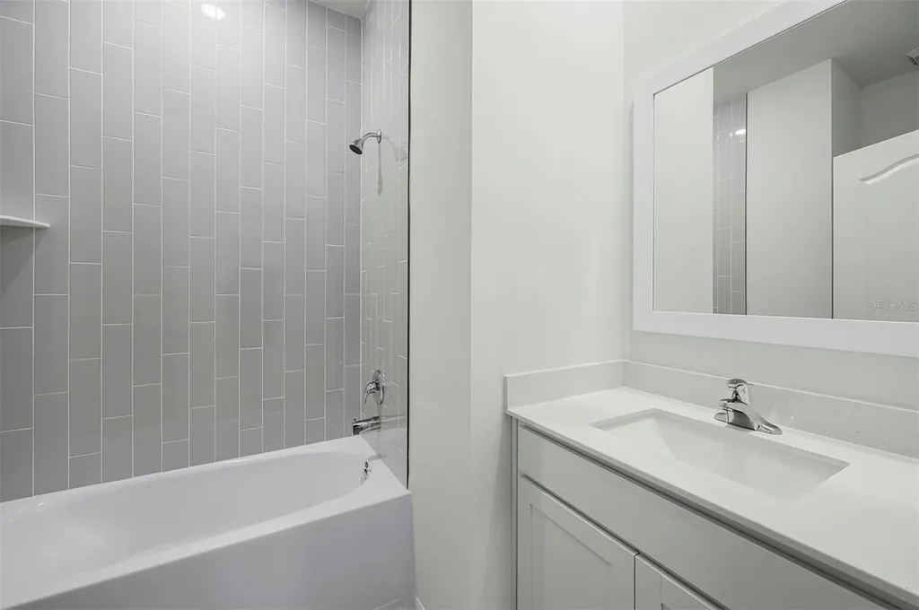 13352 Tula Loop Astatula FL 34705