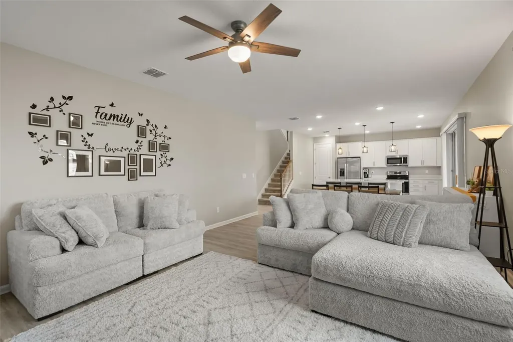 1542 Sugarbelle Circle Mascotte FL 34753