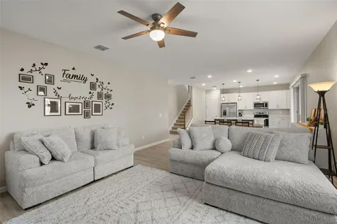 1542 Sugarbelle Circle Mascotte FL 34753