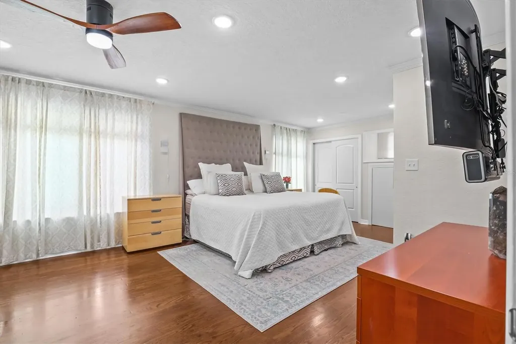 231 Lime Circle S Dunedin FL 34698