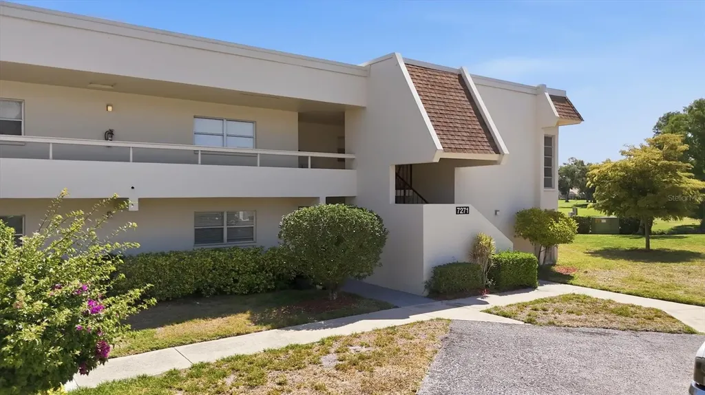 7271 W Country Club Drive N Sarasota FL 34243