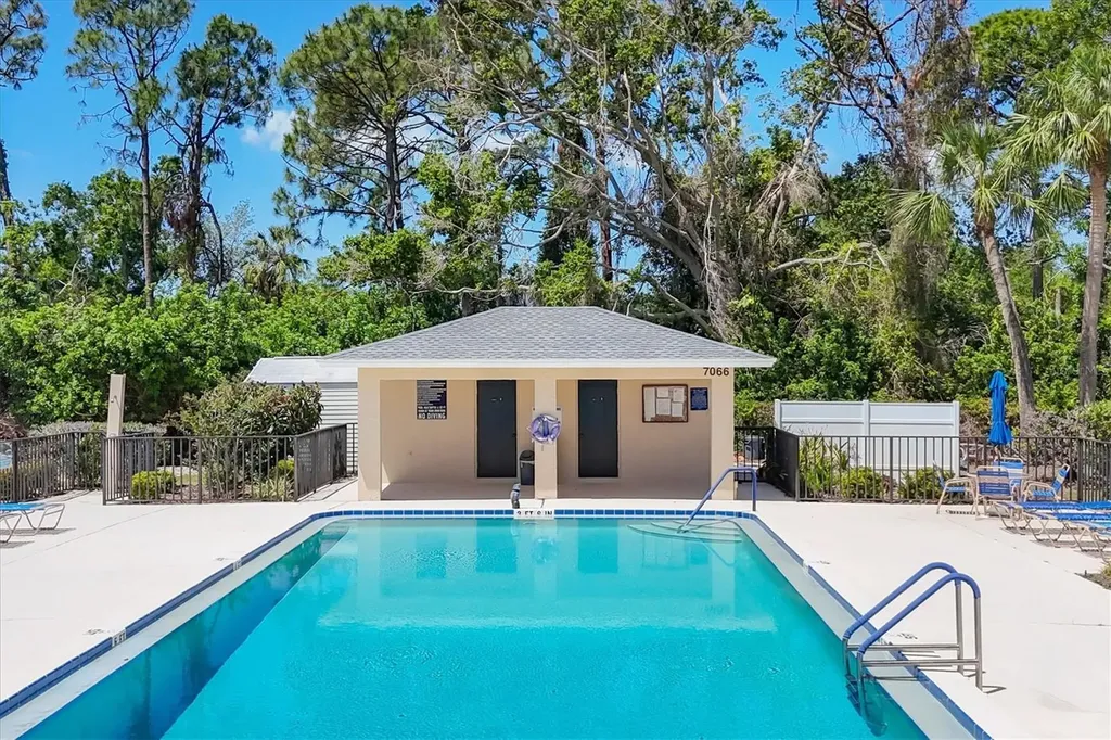 7271 W Country Club Drive N Sarasota FL 34243