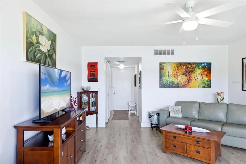 7271 W Country Club Drive N Sarasota FL 34243