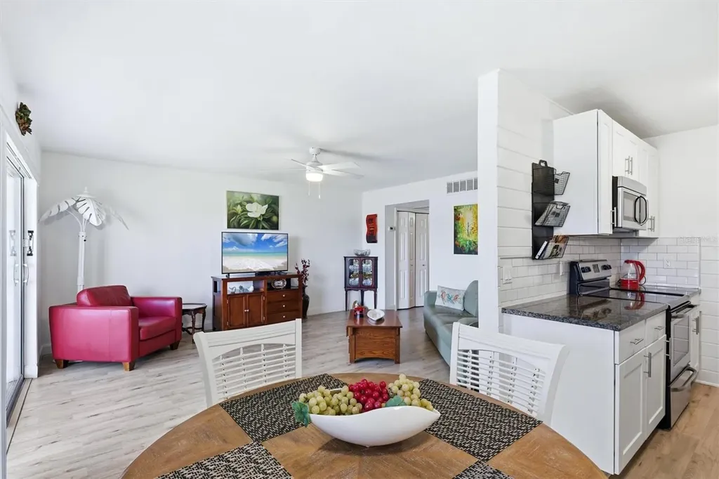 7271 W Country Club Drive N Sarasota FL 34243