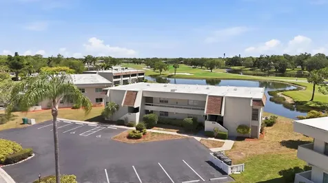 7271 W Country Club Drive N Sarasota FL 34243