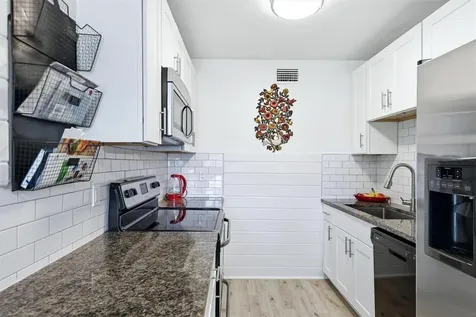 7271 W Country Club Drive N Sarasota FL 34243