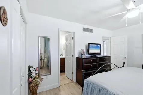 7271 W Country Club Drive N Sarasota FL 34243