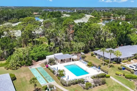 7271 W Country Club Drive N Sarasota FL 34243