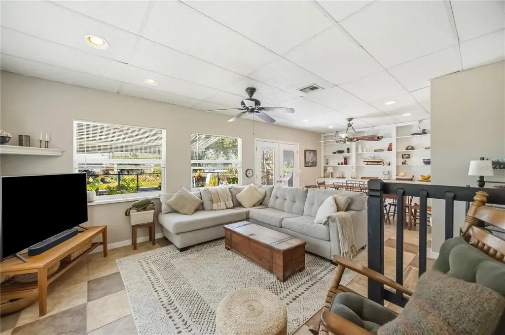 885 E 3rd Street Englewood FL 34223