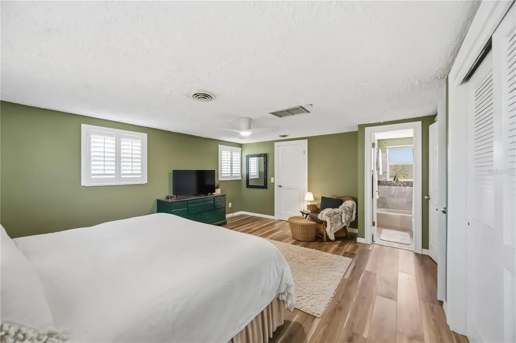 885 E 3rd Street Englewood FL 34223