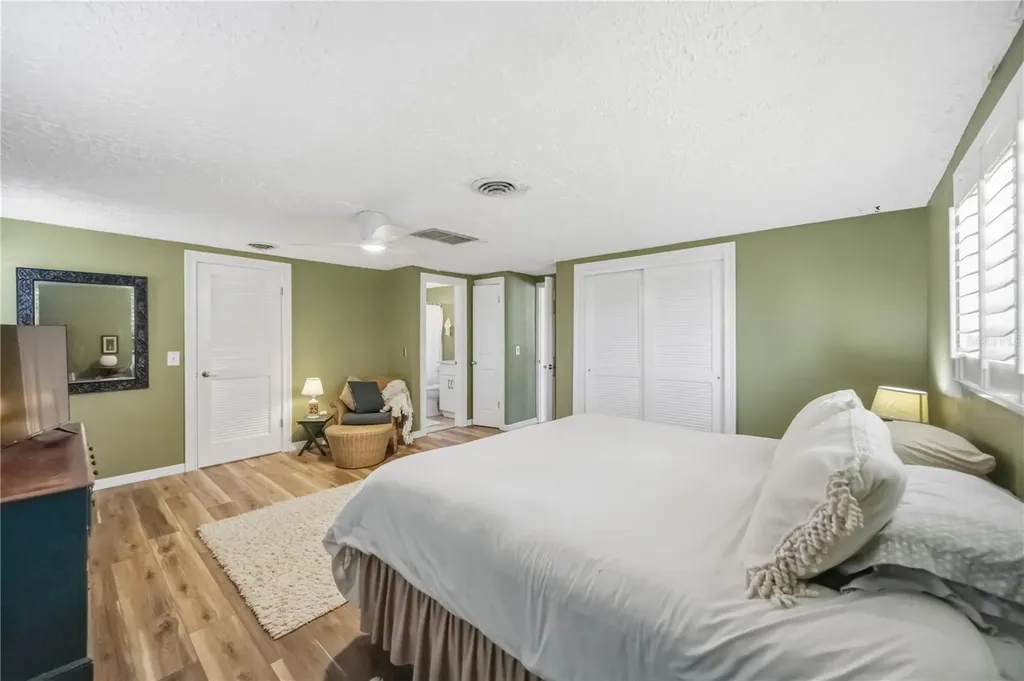 885 E 3rd Street Englewood FL 34223