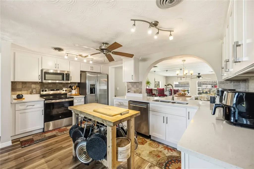 885 E 3rd Street Englewood FL 34223