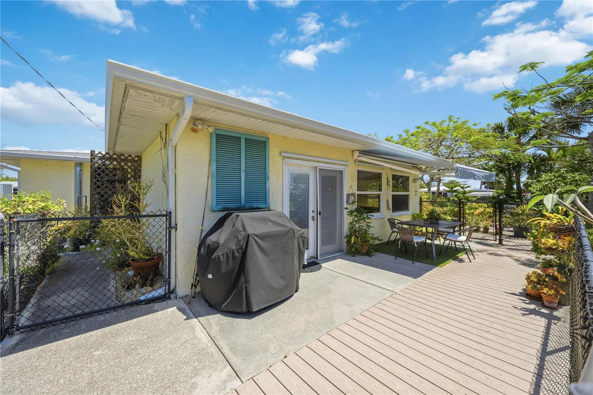 885 E 3rd Street Englewood FL 34223