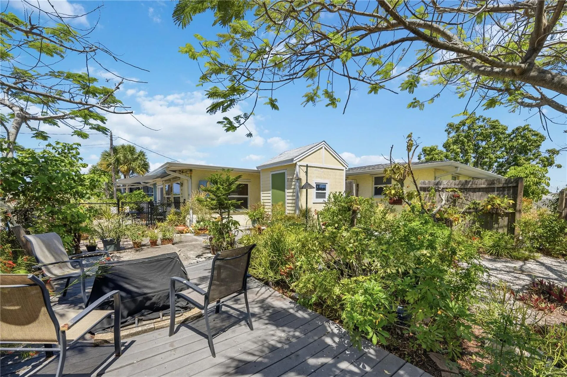 885 E 3rd Street Englewood FL 34223