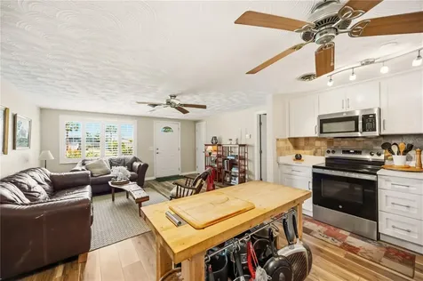 885 E 3rd Street Englewood FL 34223
