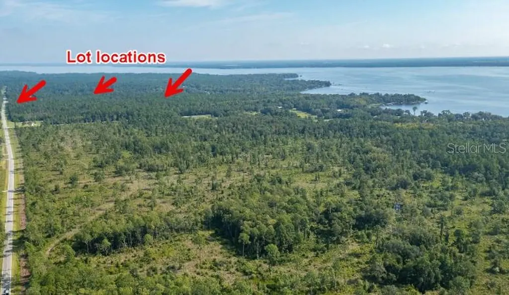 859 W River Road Palatka FL 32177