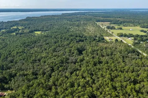 859 W River Road Palatka FL 32177