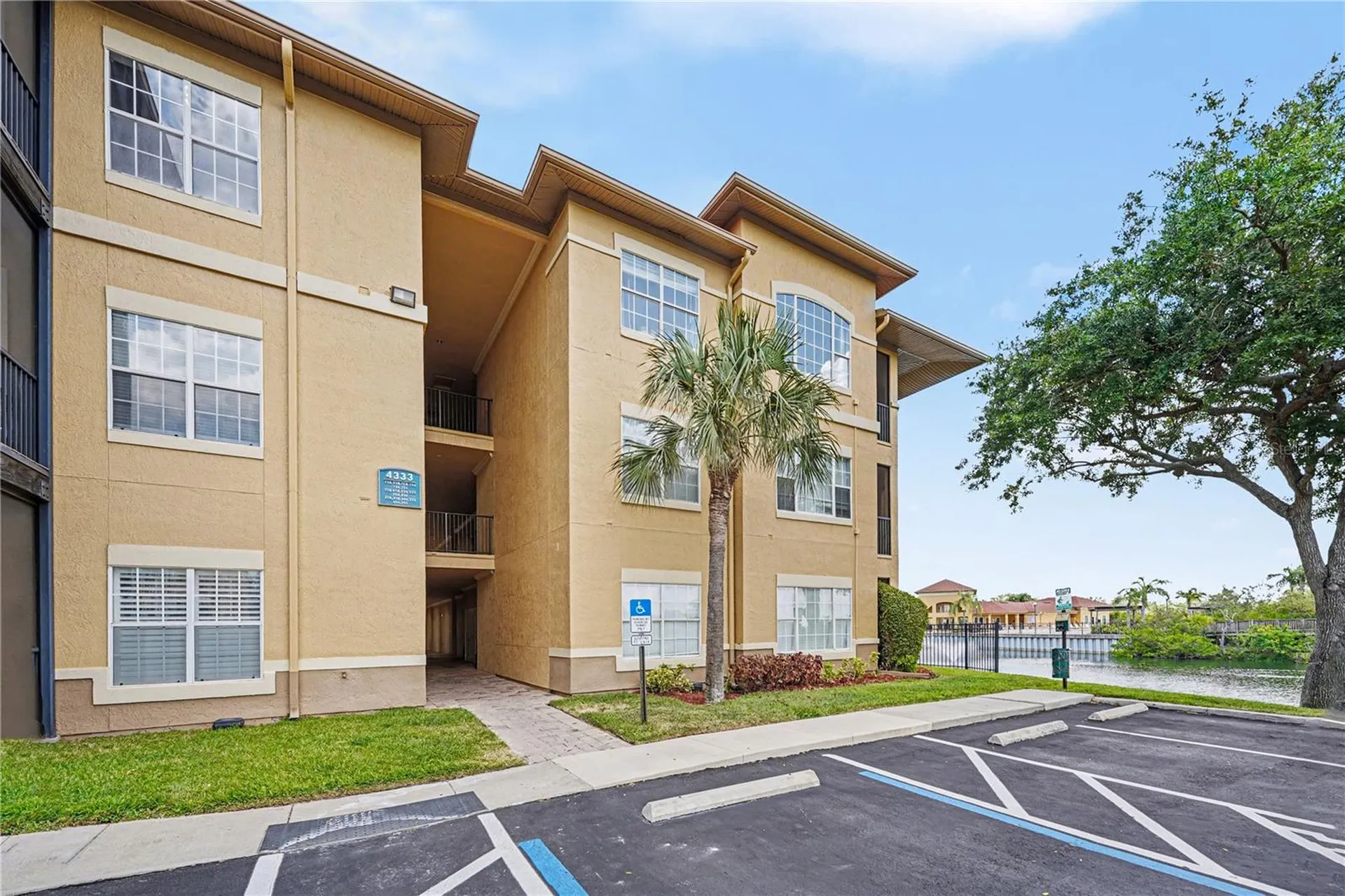 4333 Bayside Village Drive Tampa FL 33615