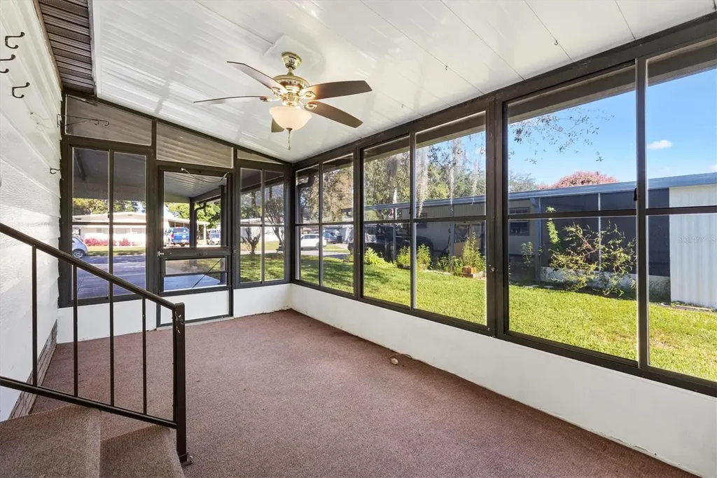 732 Royal Palm Avenue Lady Lake FL 32159
