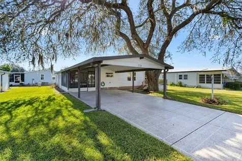 732 Royal Palm Avenue Lady Lake FL 32159