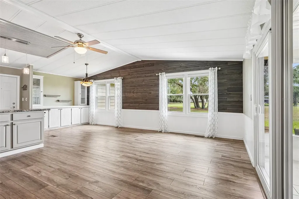 1620 W Schwartz Boulevard The Villages FL 32159