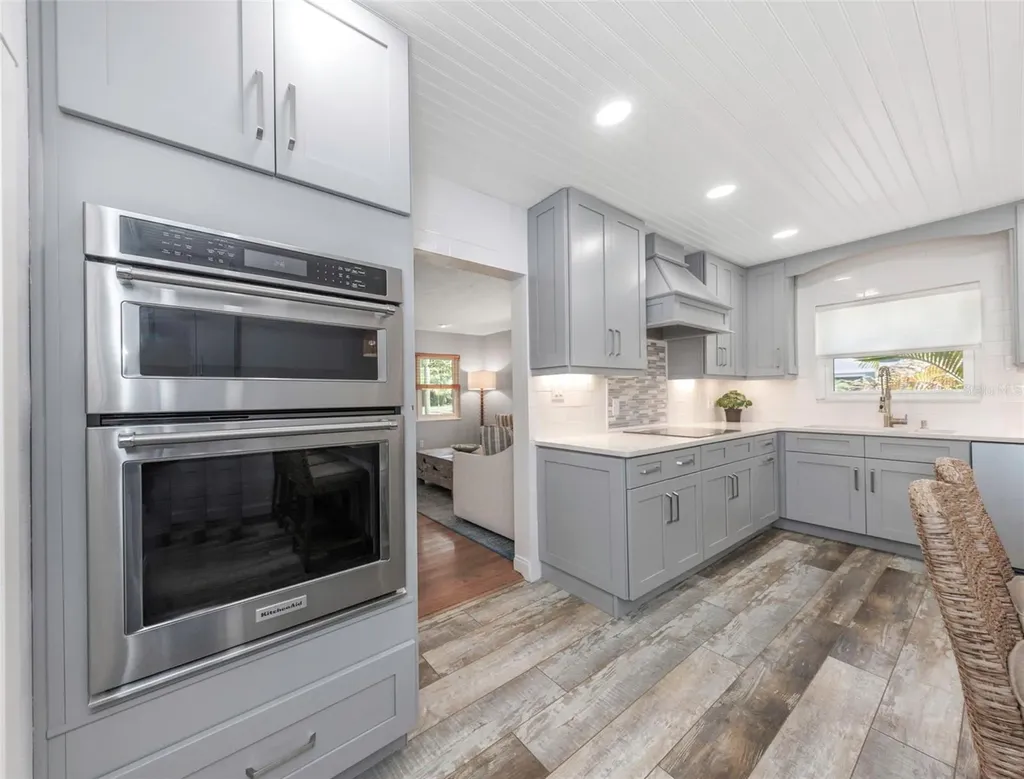 2525 53rd Street S Gulfport FL 33707