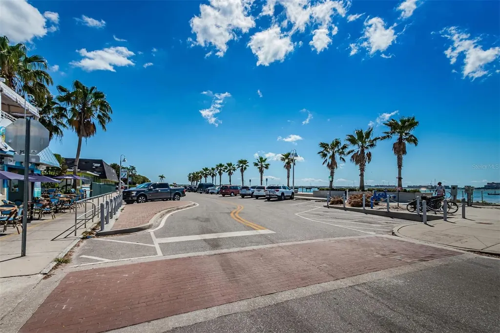 2525 53rd Street S Gulfport FL 33707