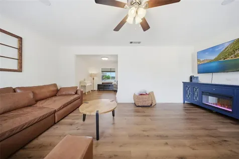 732 Laurel Way Casselberry FL 32707