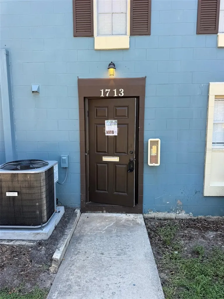 1713-1713 NE 2nd Street Ocala FL 34470