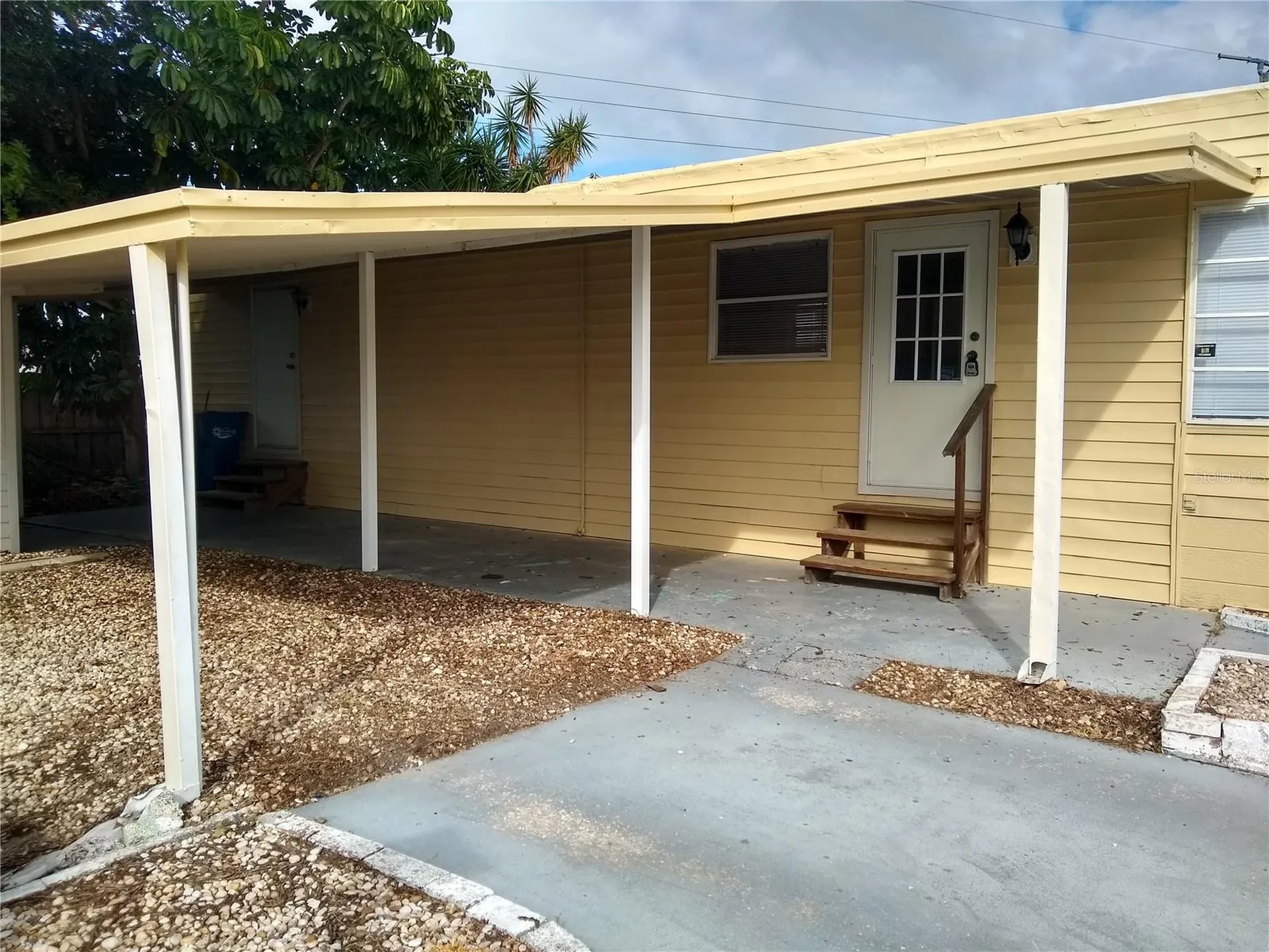205 52nd Avenue Drive W Bradenton FL 34207