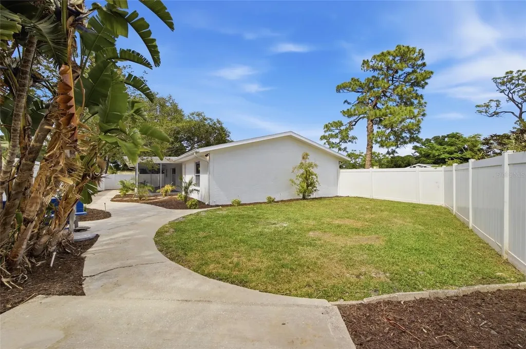 7520 20th Street N St Petersburg FL 33702