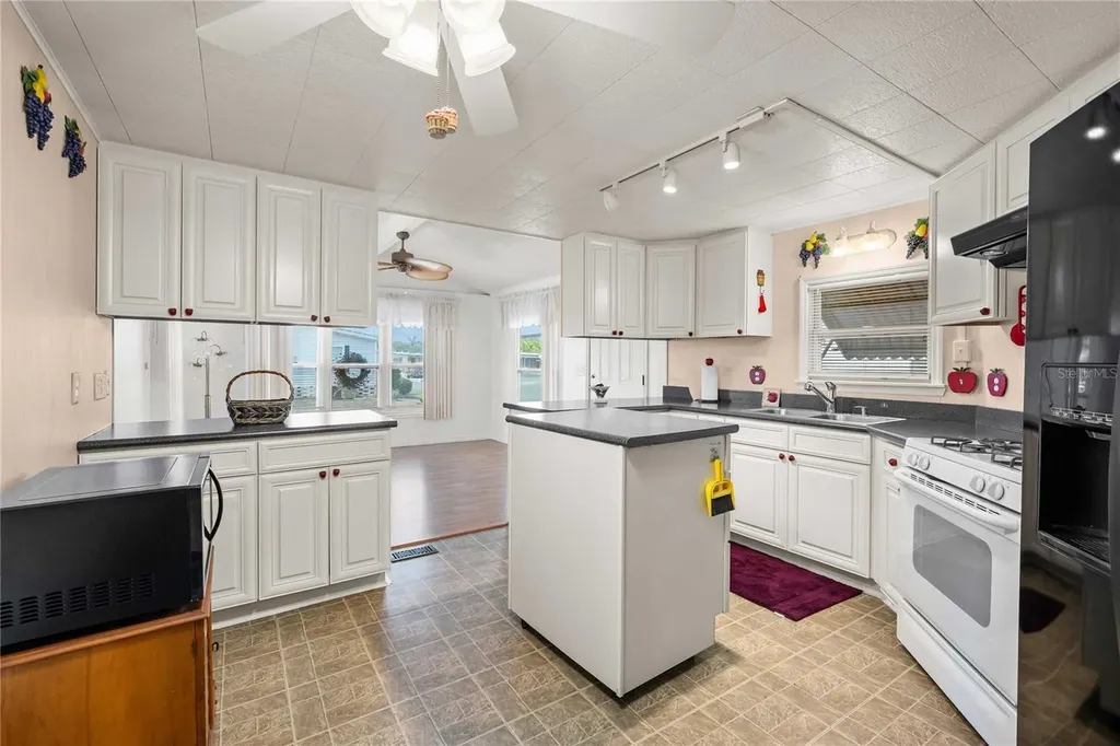 36436 Cordova Circle Zephyrhills FL 33541