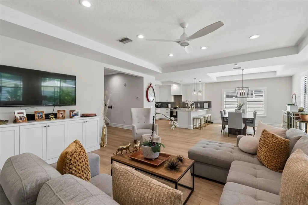 3512 W San Juan Street Tampa FL 33629