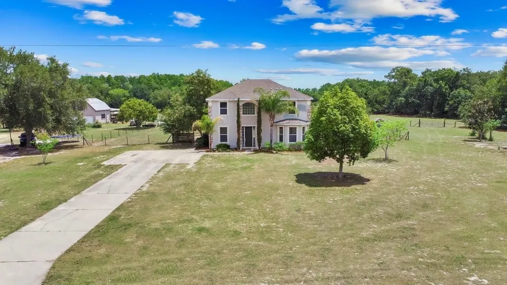 8848 Bogaert Drive Groveland FL 34736