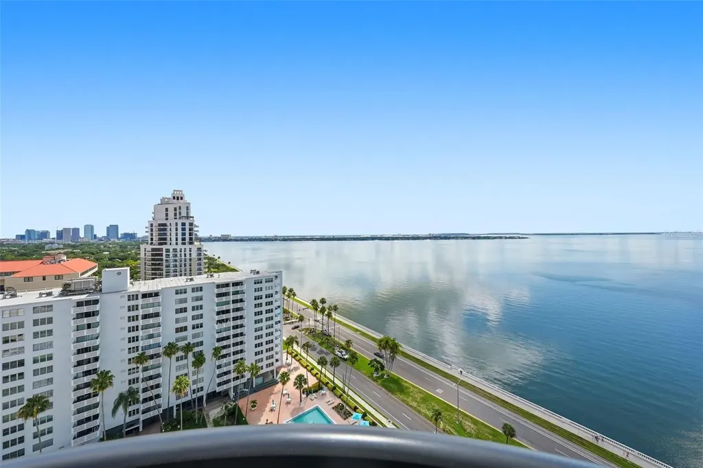 2413 Bayshore Boulevard Tampa FL 33629