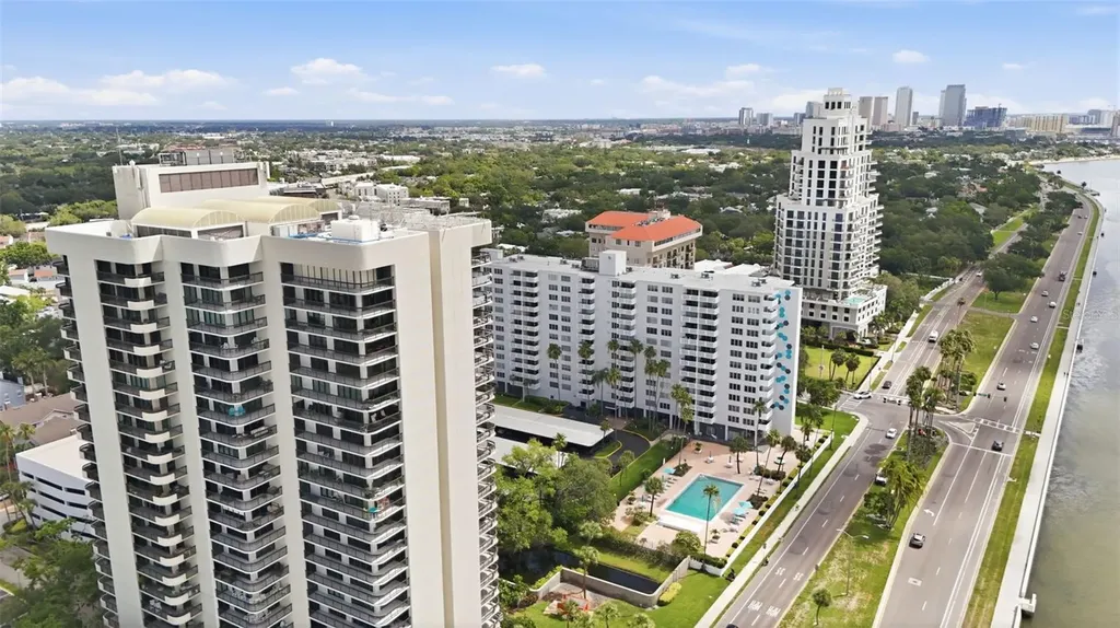 2413 Bayshore Boulevard Tampa FL 33629