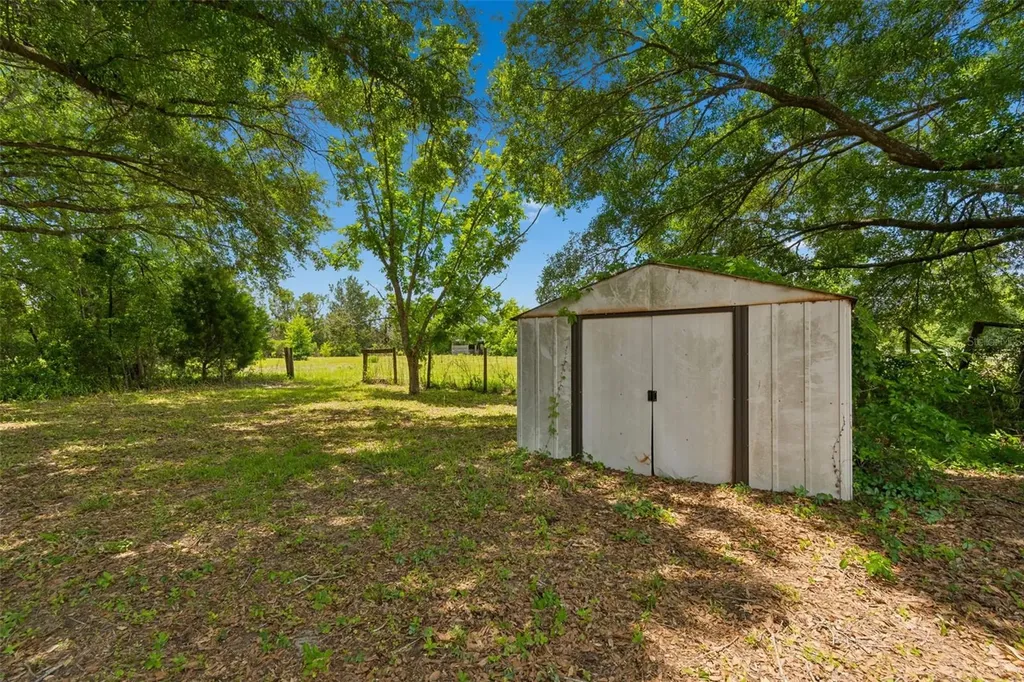 17879 Parrish Grove Road Dade City FL 33523
