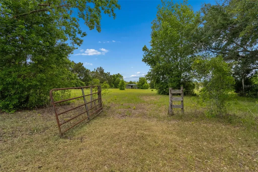 17879 Parrish Grove Road Dade City FL 33523