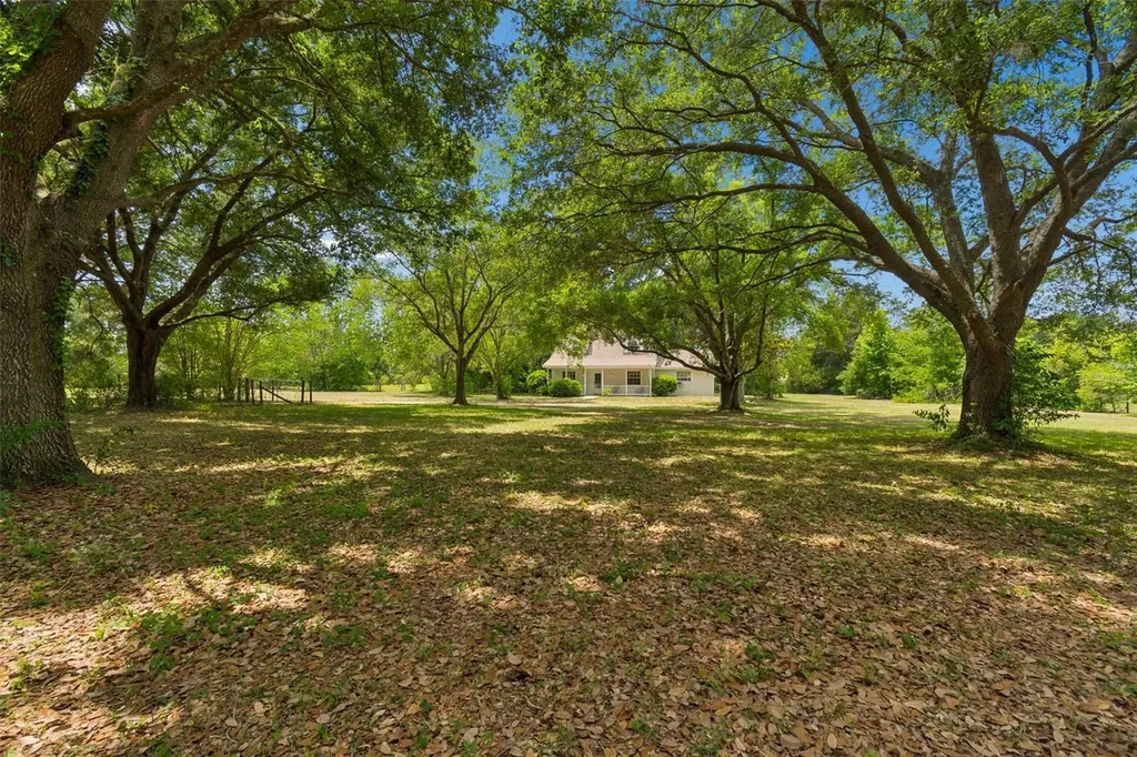 17879 Parrish Grove Road Dade City FL 33523