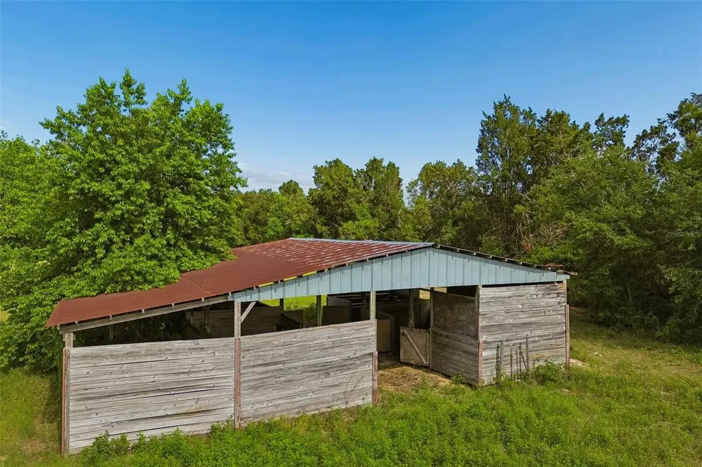 17879 Parrish Grove Road Dade City FL 33523