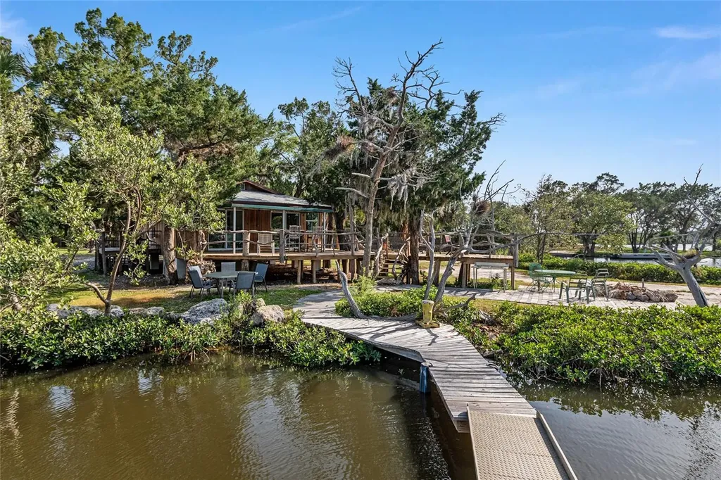 1326 S Estuary Crystal River FL 34429