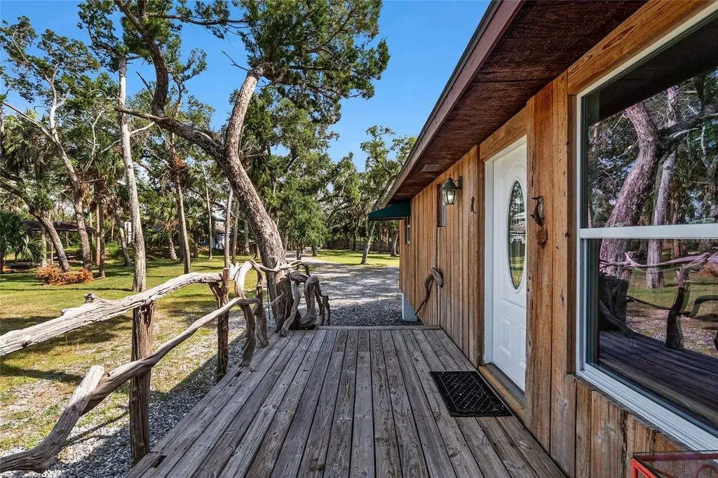 1326 S Estuary Crystal River FL 34429