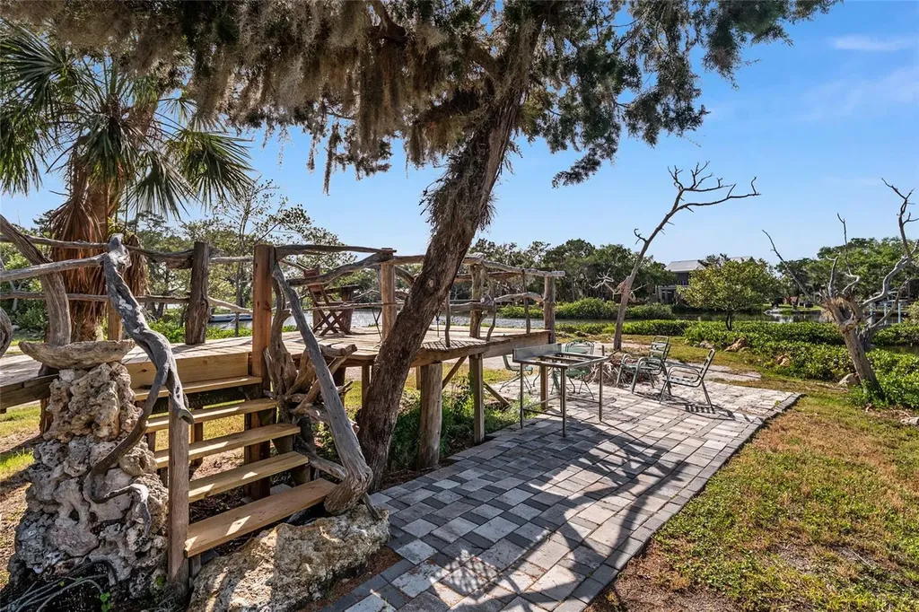 1326 S Estuary Crystal River FL 34429