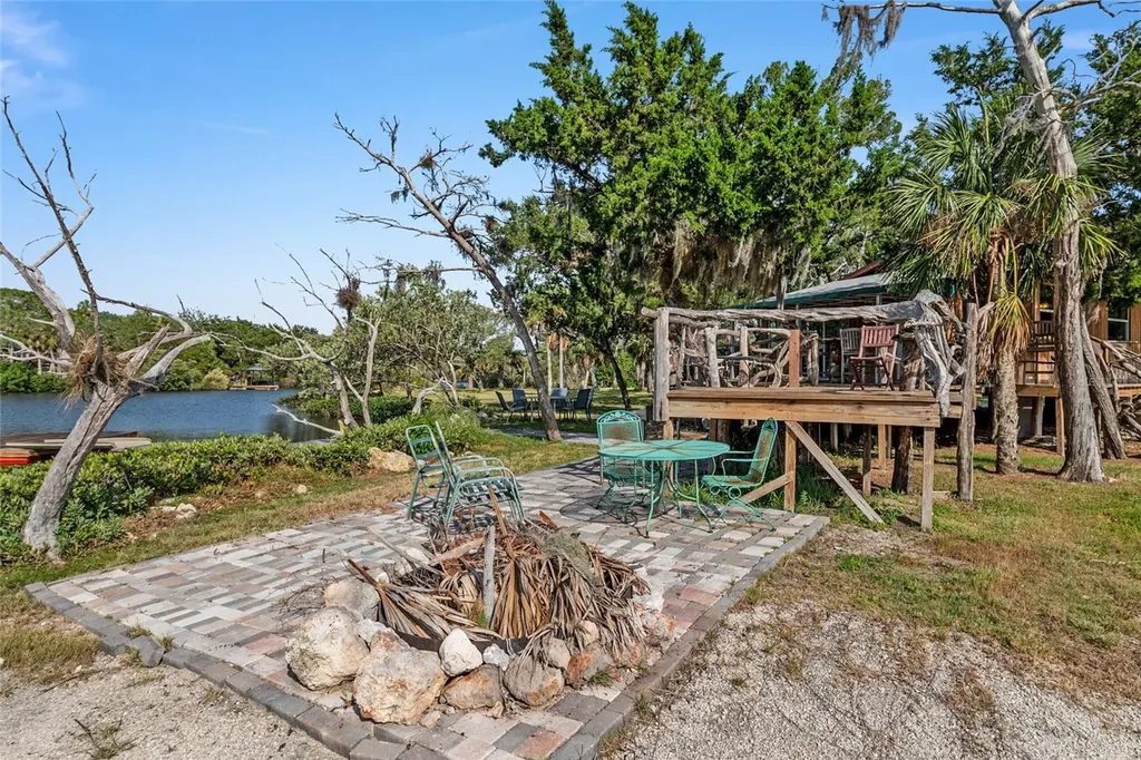 1326 S Estuary Crystal River FL 34429