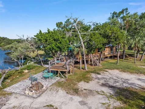 1326 S Estuary Crystal River FL 34429