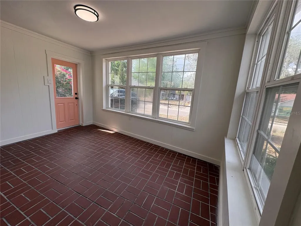 1140 3rd Street N Safety Harbor FL 34695