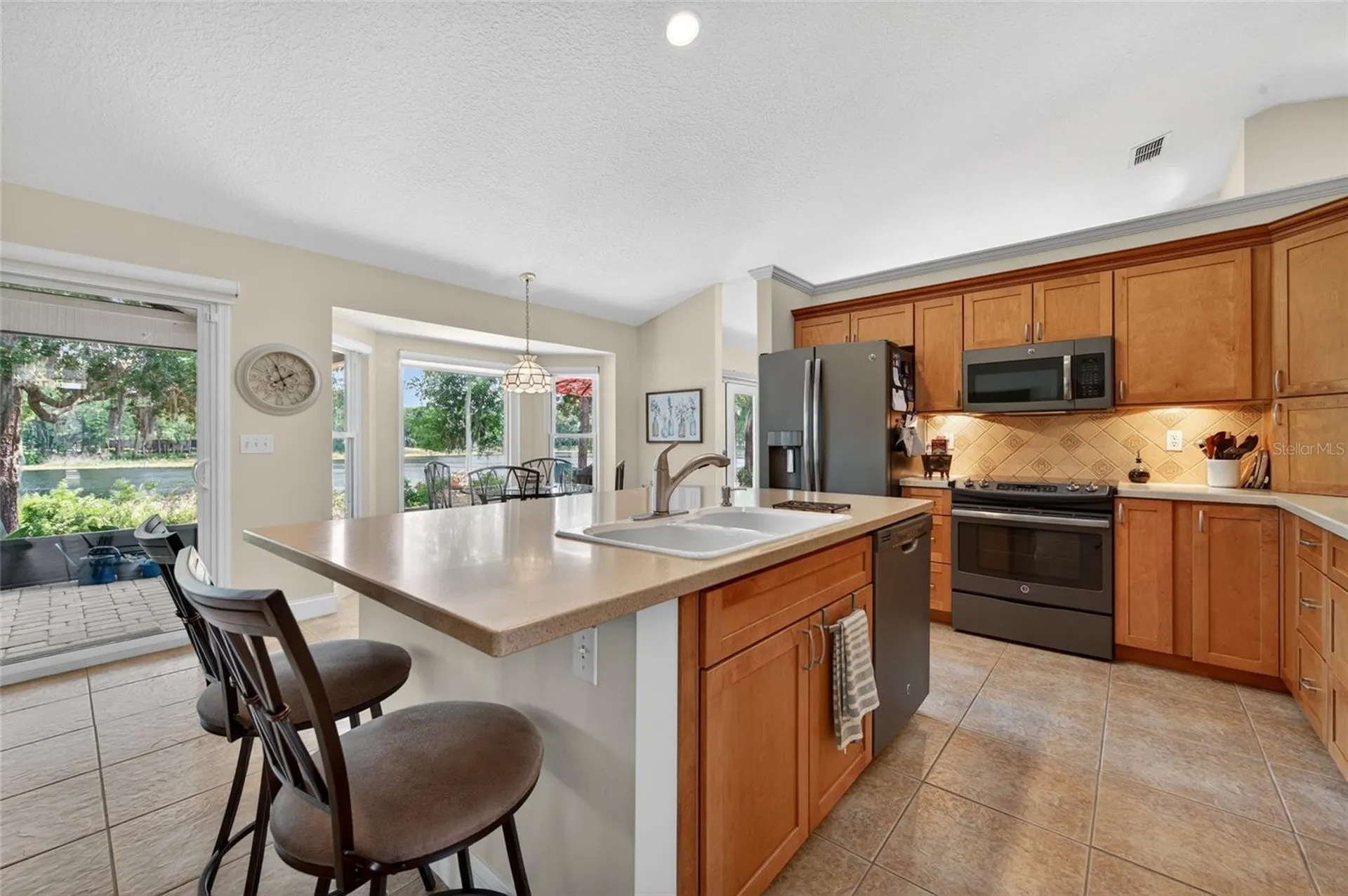 8243 Riviera Shore Court Orlando FL 32817